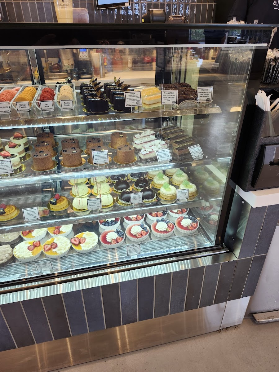 Al Hamawi Roastery & Cafe Photos 2